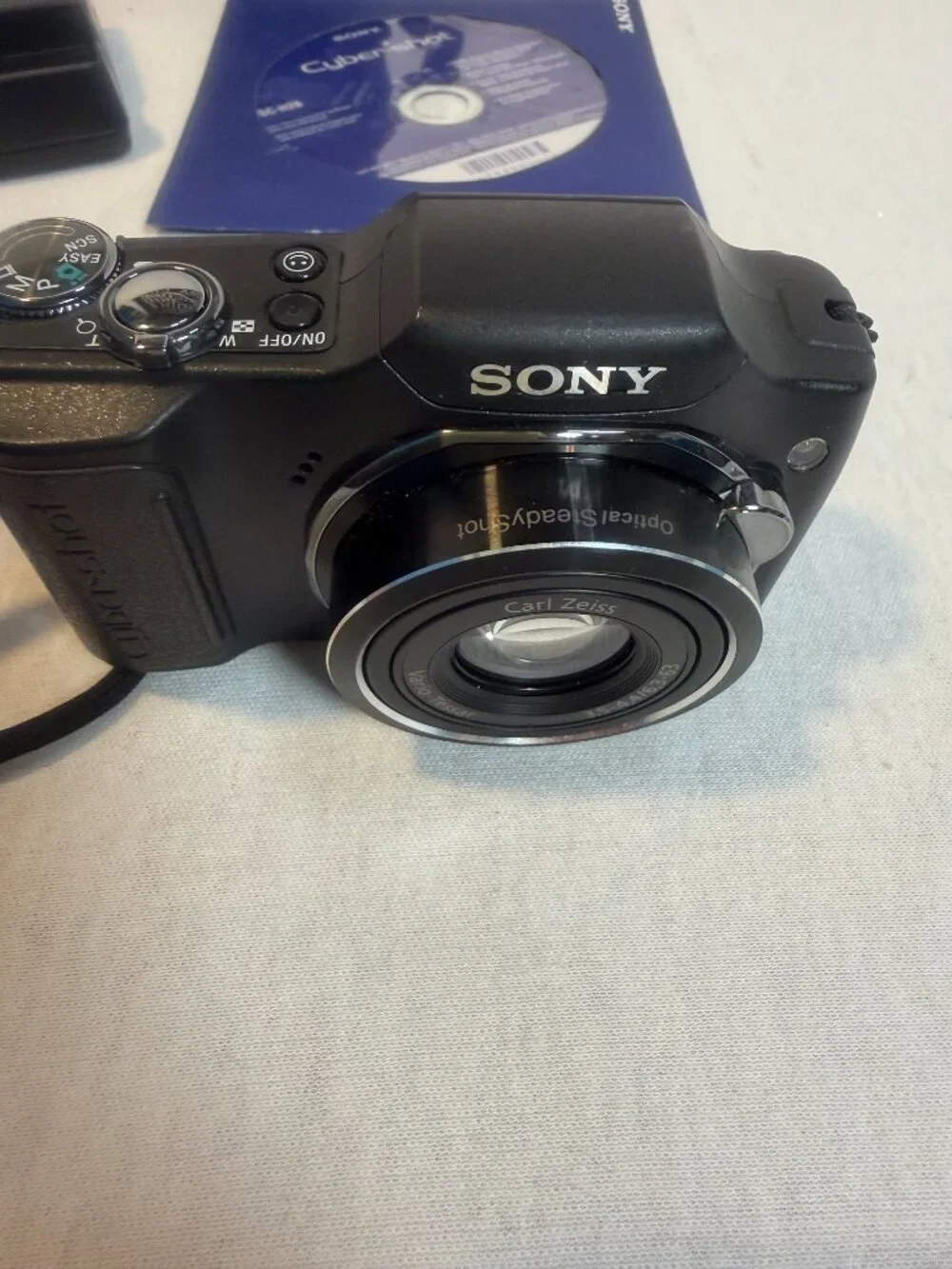 Sony Cyber-shot DSC-H20 Digital Camera Black 10.1MP 10x Zoom Bundle Case Memory